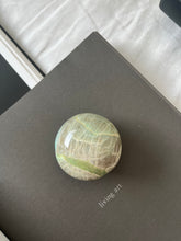 Load image into Gallery viewer, XL Green Moonstone Palm 012
