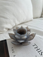 Load image into Gallery viewer, Agate Lotus
