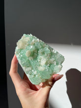 Load image into Gallery viewer, Green Apophyllite with Heulandite
